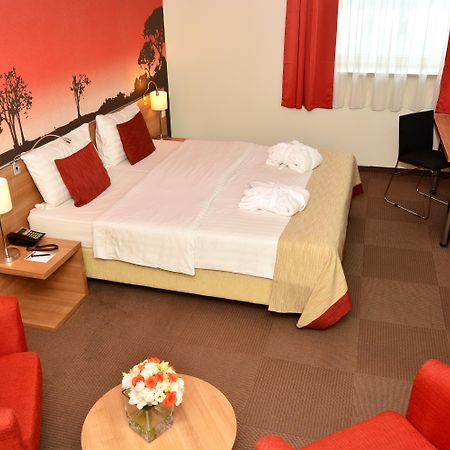 Expo Tower By Mellow Mood Hotels Budapest Ngoại thất bức ảnh
