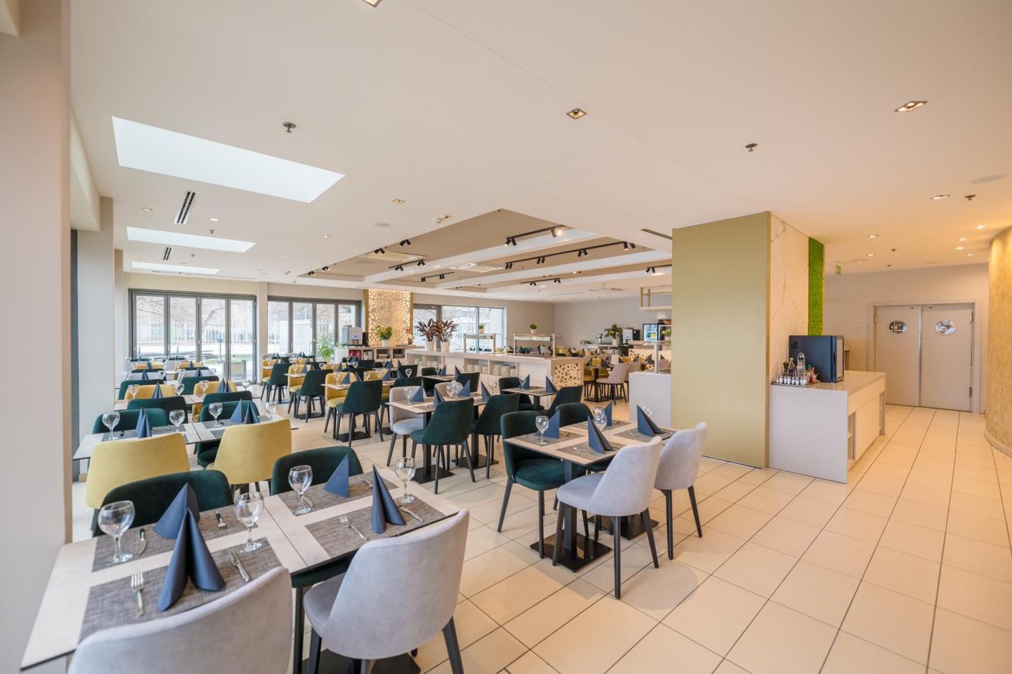 Expo Tower By Mellow Mood Hotels Budapest Ngoại thất bức ảnh